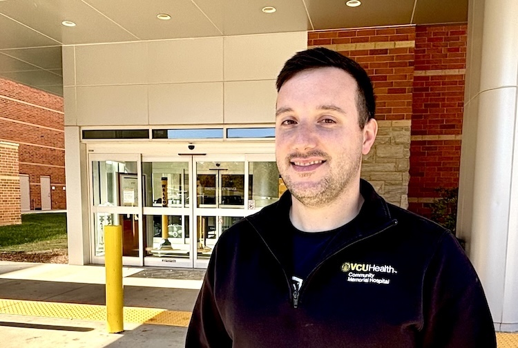 카지노사이트 Community Memorial 병원 외부의 에반