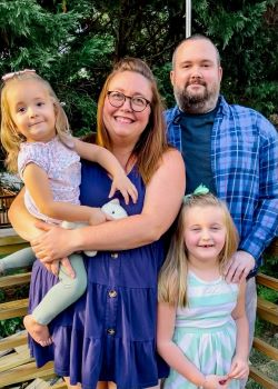 David Slemaker, 그의 아내 및 두 딸의 사진