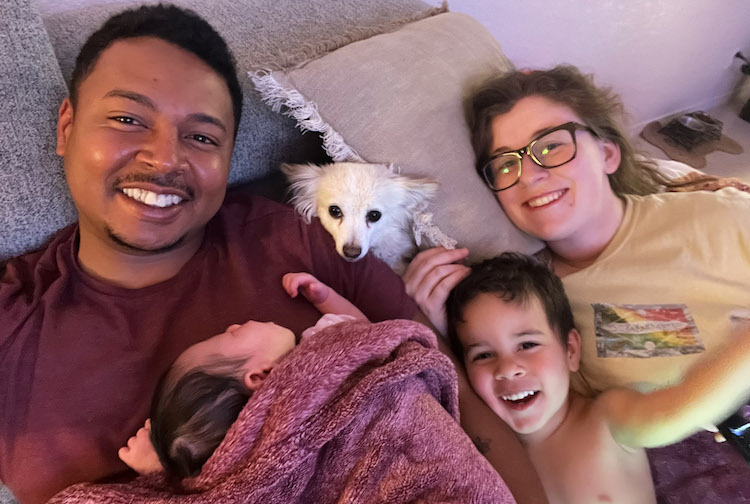 사진을 위한 가족 포즈