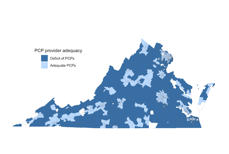 일차 진료가 부족한 지역을 보여주는 다양한 파란색 음영의 버지니아 지도