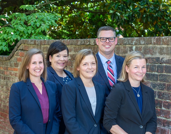 박사. Emily Rivet, Annette Dean, NP, Jamie Bohl 박사, Stephen Sharp 박사 및 Nicole Wieghard 박사