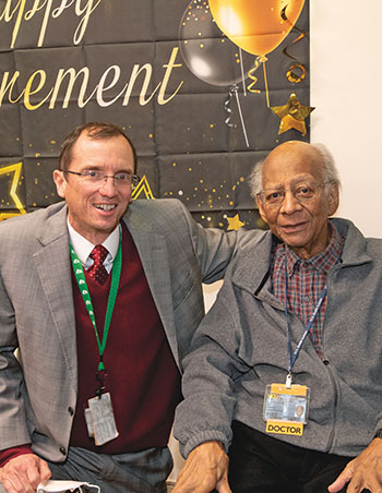 Pauley 이사 Greg Hundley 박사(왼쪽)와 Walter Paulsen 박사